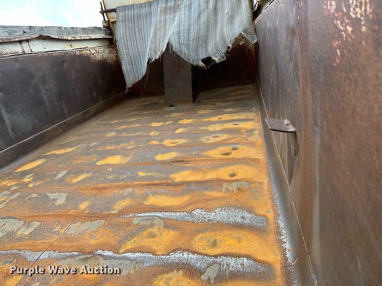 image for item OG9137 2006 Sterling L8500  dump truck