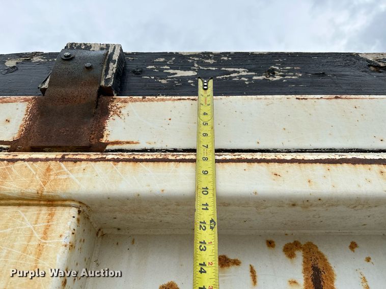 image for item OG9137 2006 Sterling L8500  dump truck