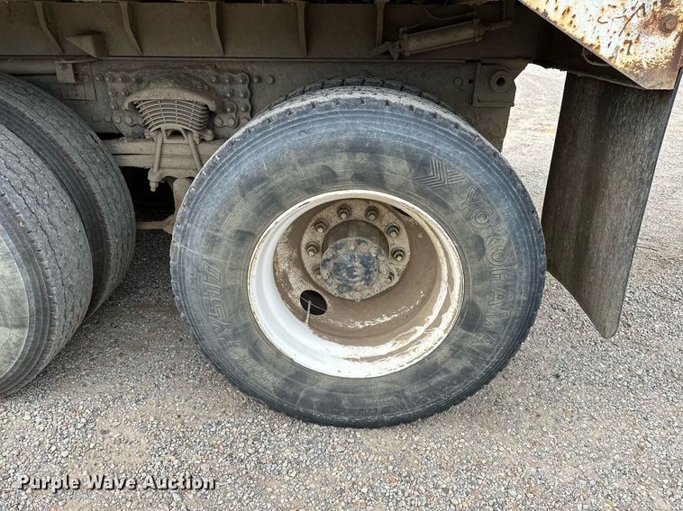 image for item OG9137 2006 Sterling L8500  dump truck