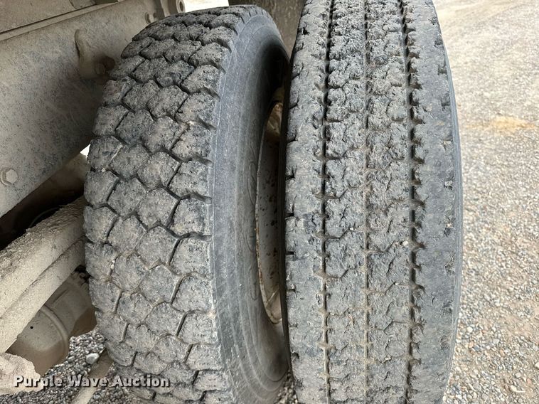 image for item OG9137 2006 Sterling L8500  dump truck