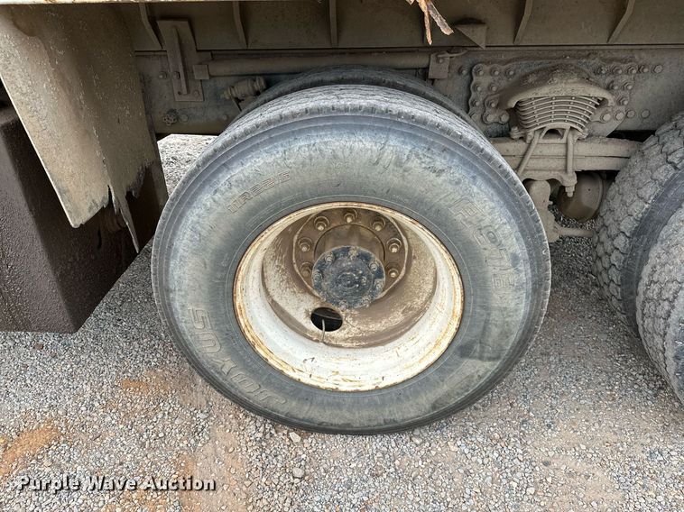 image for item OG9137 2006 Sterling L8500  dump truck