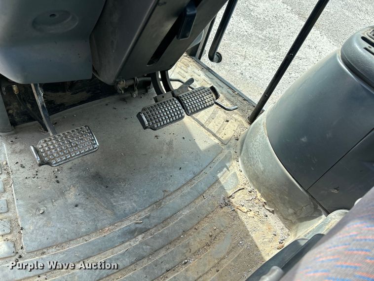 image for item OK9727 2001 New Holland TS110  MFWD tractor