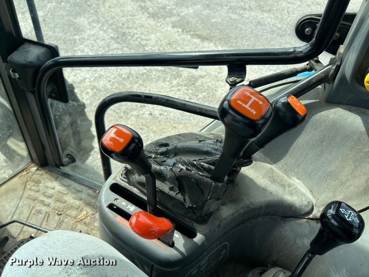 image for item OK9727 2001 New Holland TS110  MFWD tractor