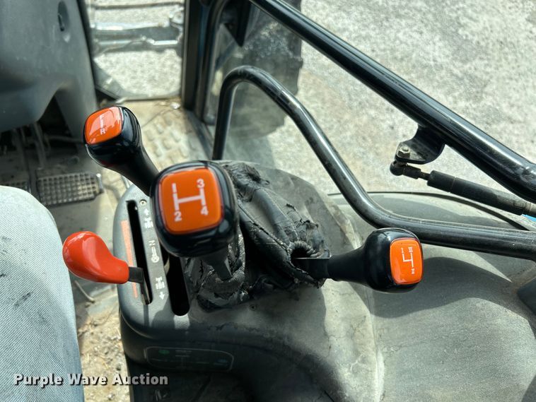 image for item OK9727 2001 New Holland TS110  MFWD tractor