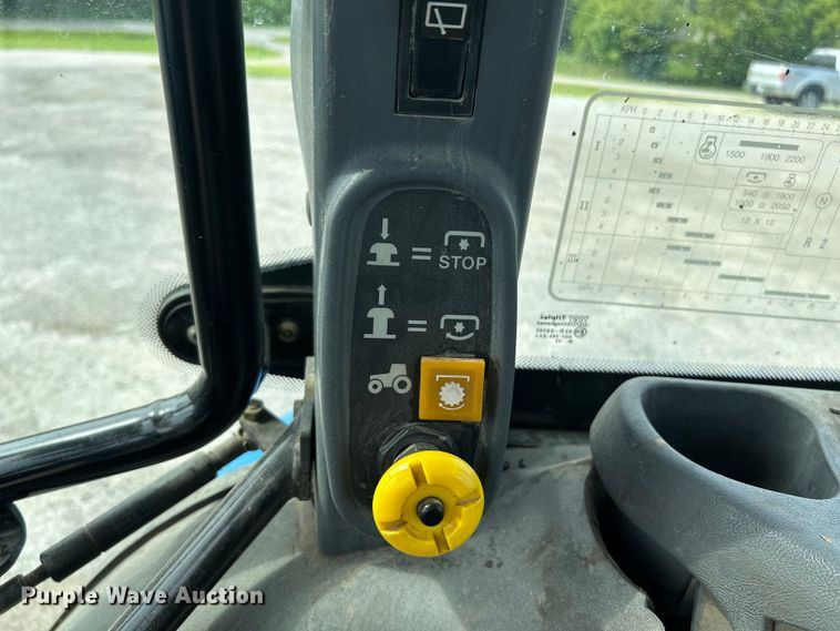 image for item OK9727 2001 New Holland TS110  MFWD tractor