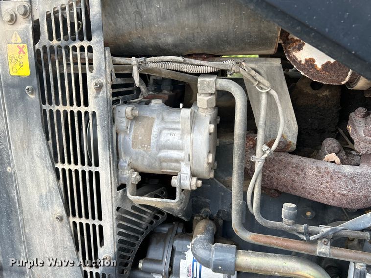 image for item OK9727 2001 New Holland TS110  MFWD tractor