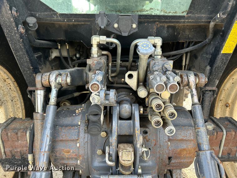 image for item OK9727 2001 New Holland TS110  MFWD tractor