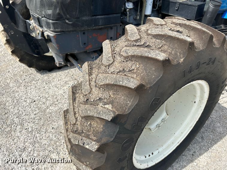 image for item OK9727 2001 New Holland TS110  MFWD tractor
