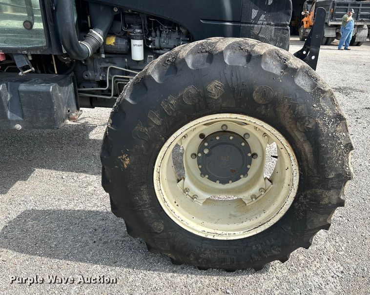 image for item OK9727 2001 New Holland TS110  MFWD tractor