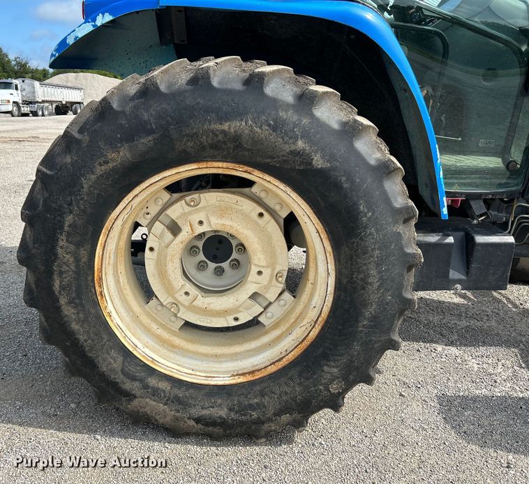 image for item OK9727 2001 New Holland TS110  MFWD tractor