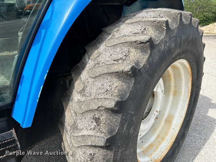 image for item OK9727 2001 New Holland TS110  MFWD tractor