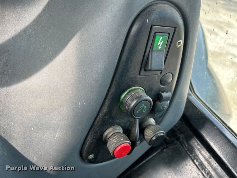 image for item OK9728 New Holland TS100  tractor