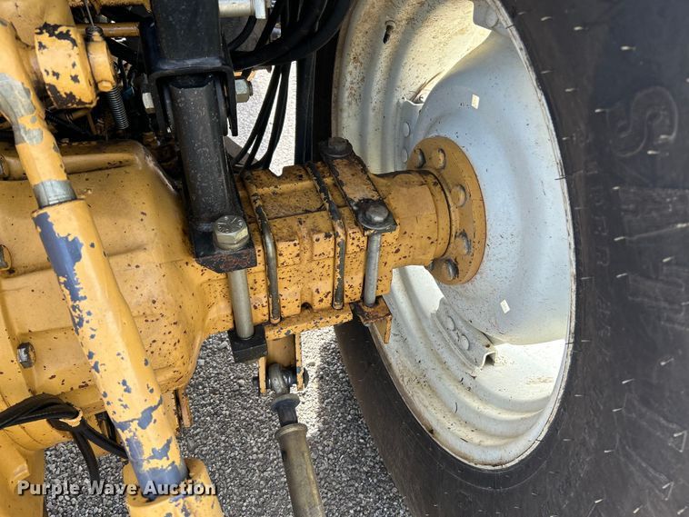 image for item OK9728 New Holland TS100  tractor