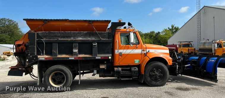 image for item OK9729 1991 International 4900  dump truck