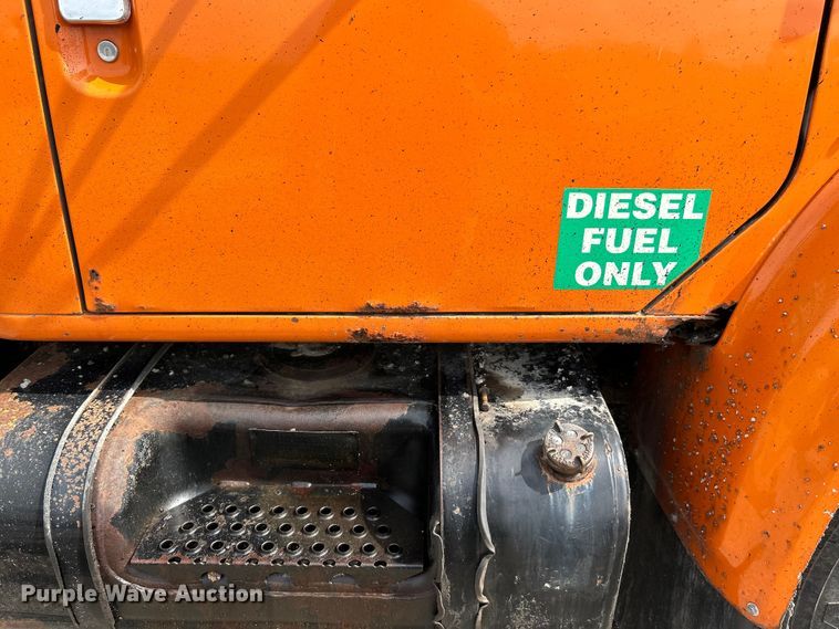 image for item OK9729 1991 International 4900  dump truck