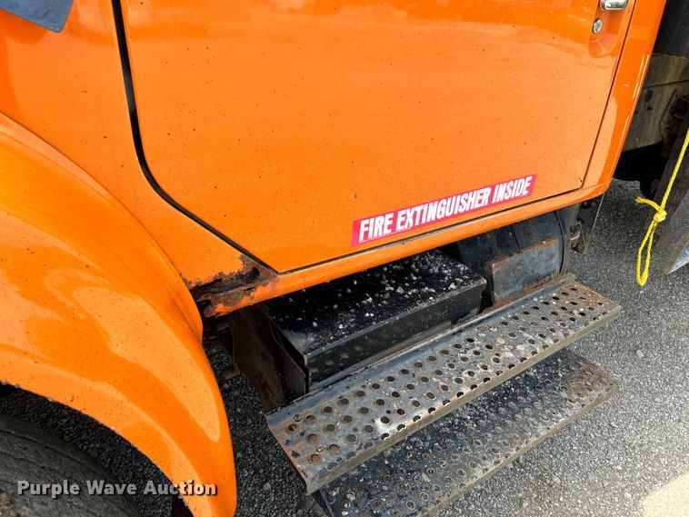 image for item OK9729 1991 International 4900  dump truck