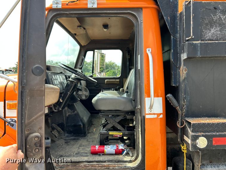 image for item OK9729 1991 International 4900  dump truck