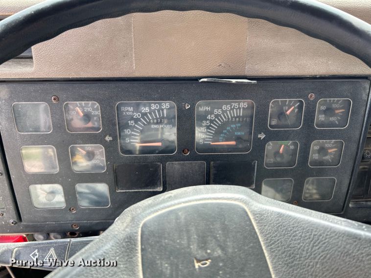 image for item OK9729 1991 International 4900  dump truck