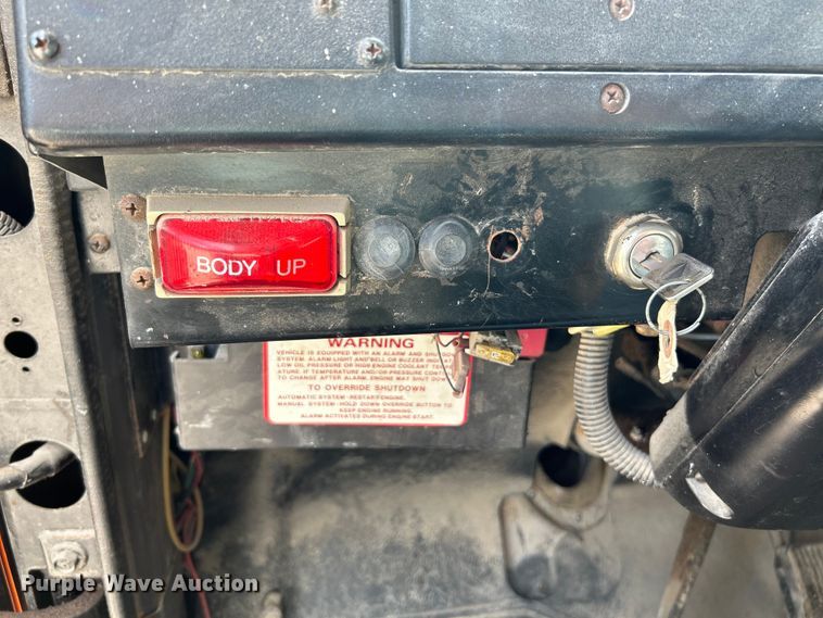 image for item OK9729 1991 International 4900  dump truck