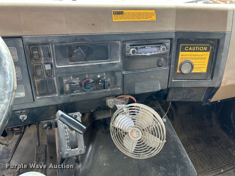 image for item OK9729 1991 International 4900  dump truck