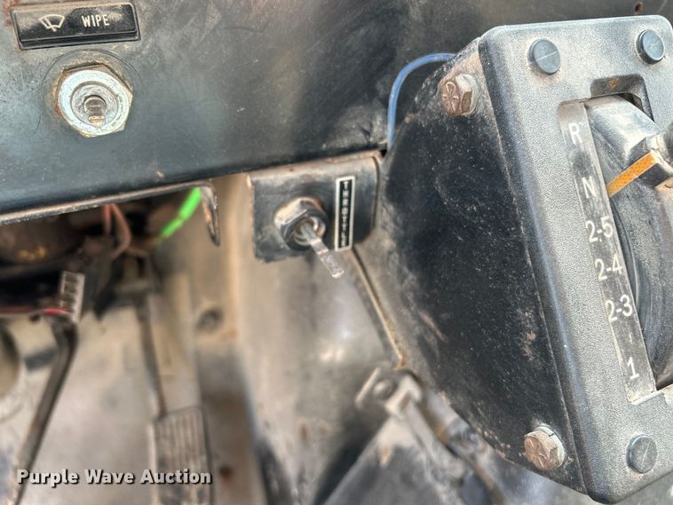 image for item OK9729 1991 International 4900  dump truck