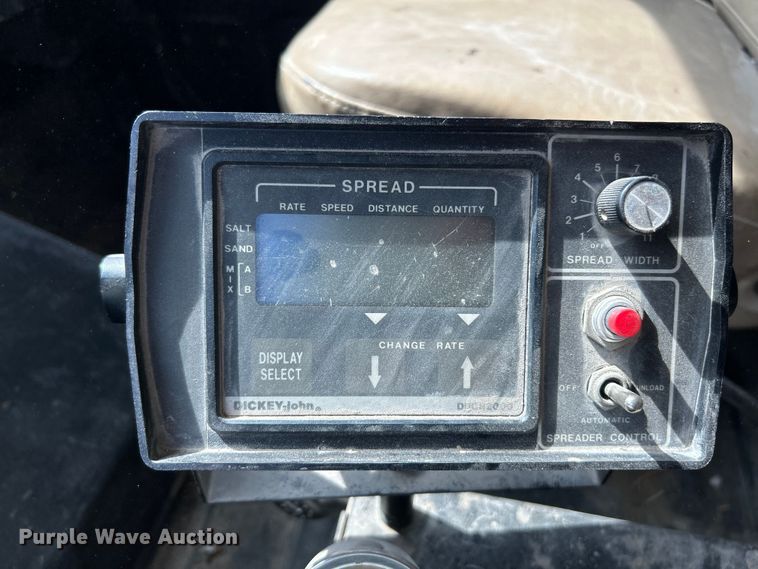 image for item OK9729 1991 International 4900  dump truck