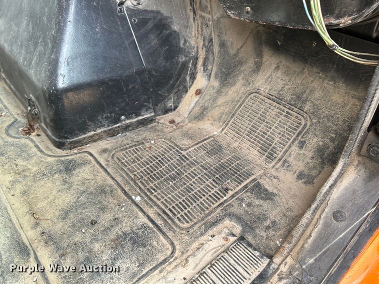 image for item OK9729 1991 International 4900  dump truck