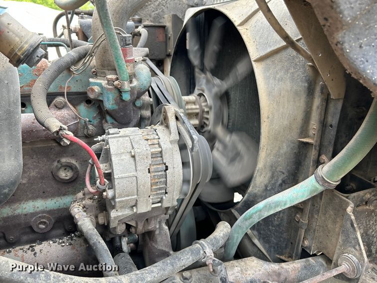 image for item OK9729 1991 International 4900  dump truck