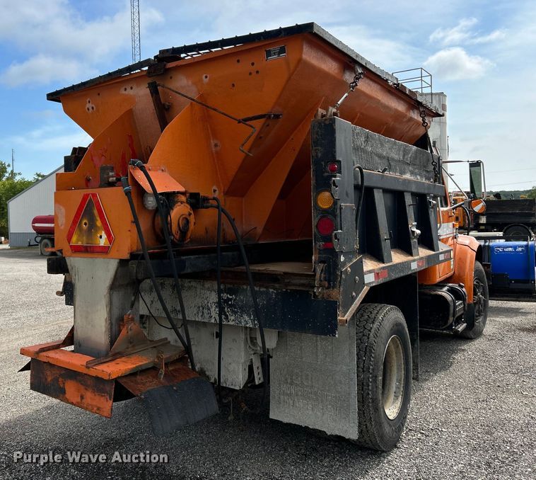 image for item OK9729 1991 International 4900  dump truck