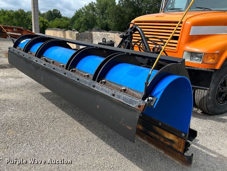 image for item OK9729 1991 International 4900  dump truck