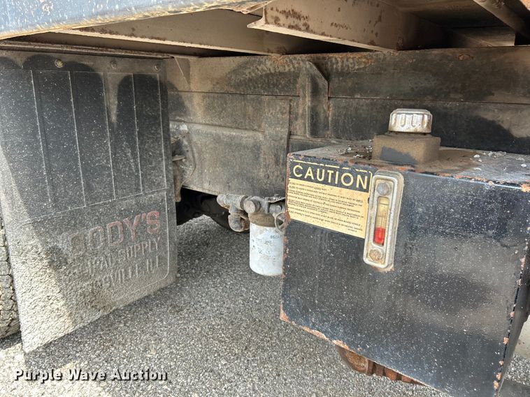 image for item OK9729 1991 International 4900  dump truck