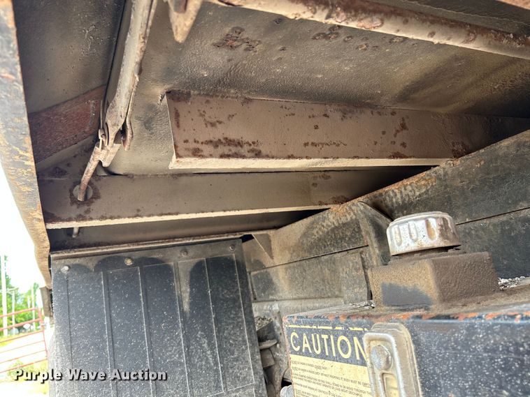 image for item OK9729 1991 International 4900  dump truck