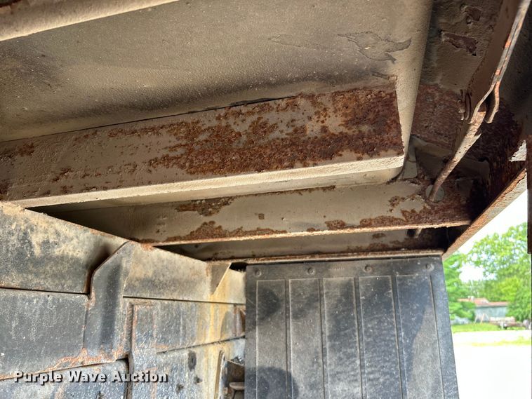 image for item OK9729 1991 International 4900  dump truck