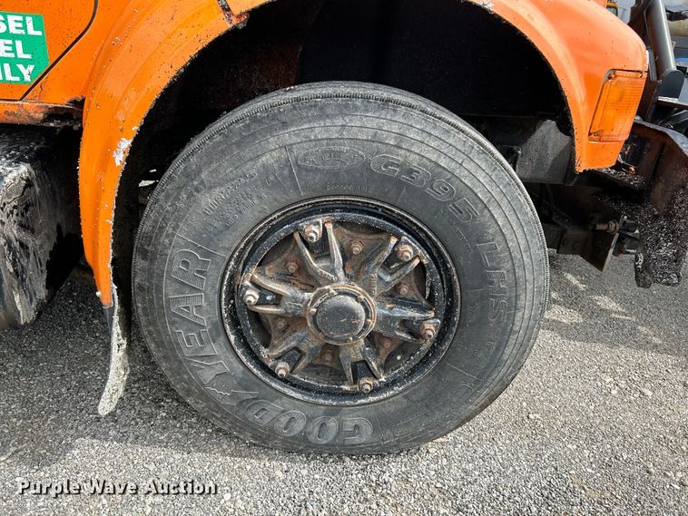 image for item OK9729 1991 International 4900  dump truck