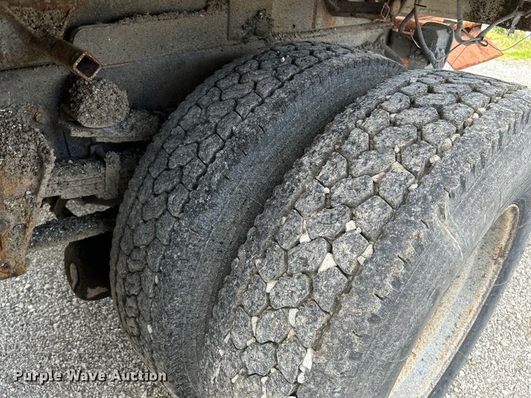 image for item OK9729 1991 International 4900  dump truck