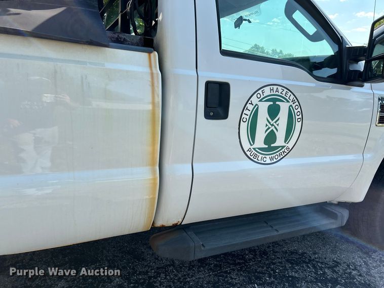 image for item OK9747 2008 Ford F350 Super Duty XL  pickup truck