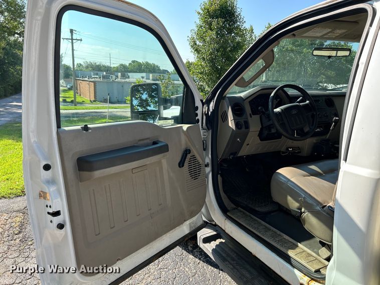 image for item OK9747 2008 Ford F350 Super Duty XL  pickup truck