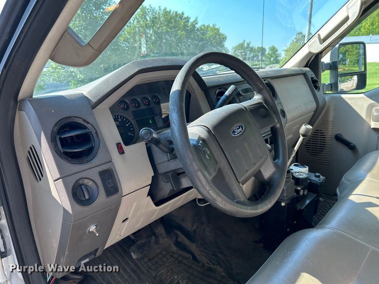 image for item OK9747 2008 Ford F350 Super Duty XL  pickup truck