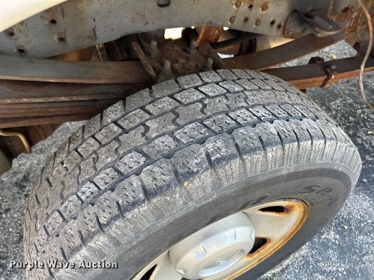 image for item OK9747 2008 Ford F350 Super Duty XL  pickup truck