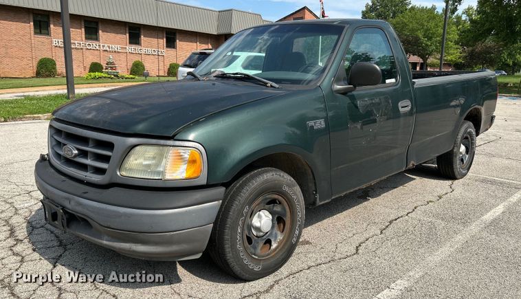 image for item OK9748 2002 Ford F150 XL  pickup truck