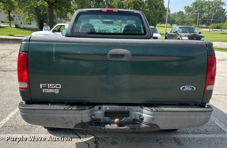 image for item OK9748 2002 Ford F150 XL  pickup truck