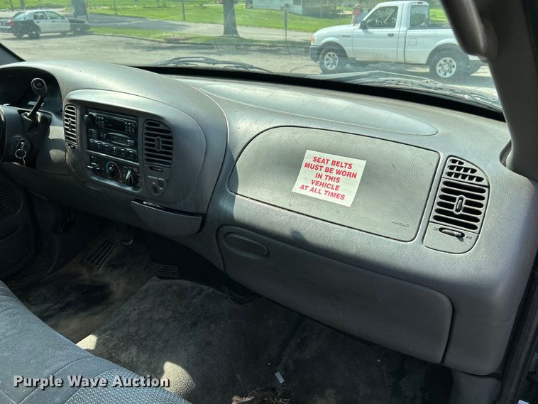 image for item OK9748 2002 Ford F150 XL  pickup truck