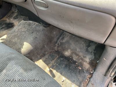 image for item OK9748 2002 Ford F150 XL  pickup truck