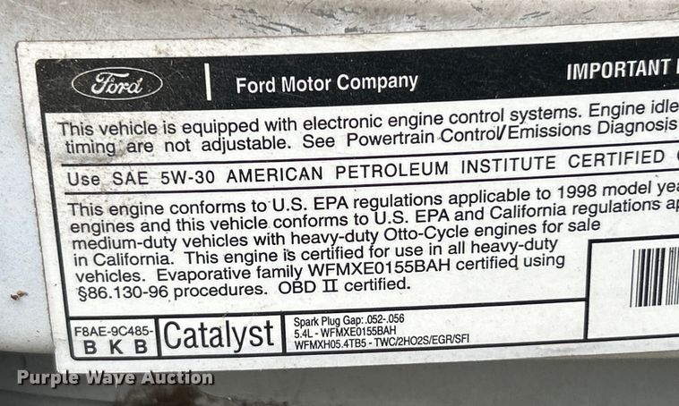 image for item OK9750 1999 Ford Econoline E350  shuttle bus