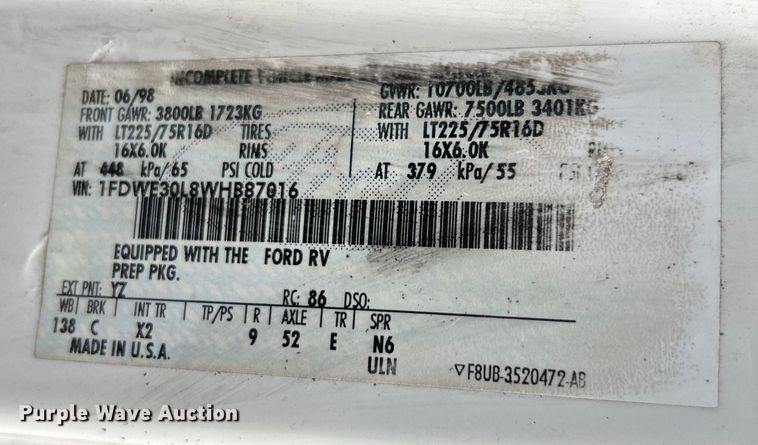 image for item OK9750 1999 Ford Econoline E350  shuttle bus