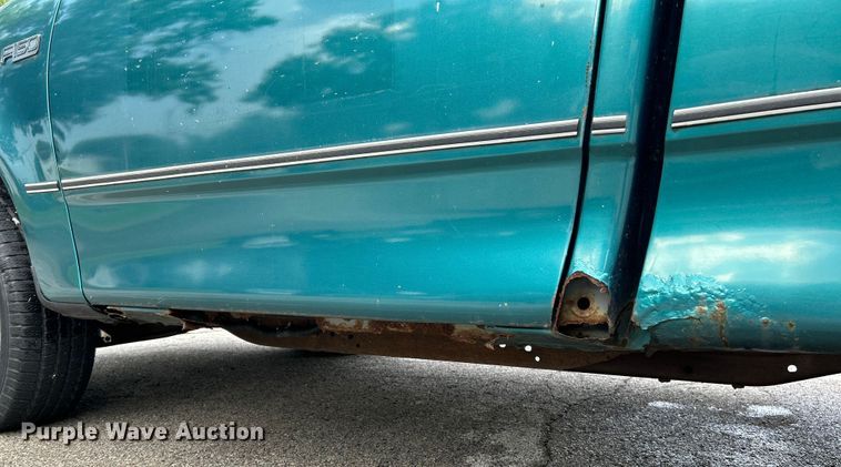image for item OK9751 1998 Ford F150  pickup truck