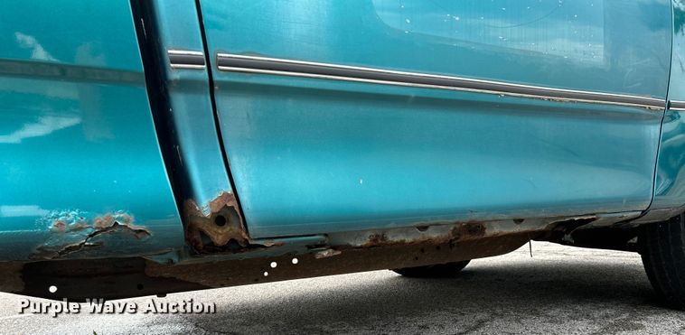 image for item OK9751 1998 Ford F150  pickup truck