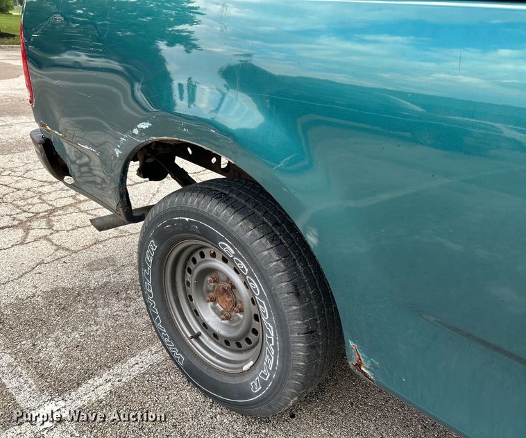 image for item OK9751 1998 Ford F150  pickup truck