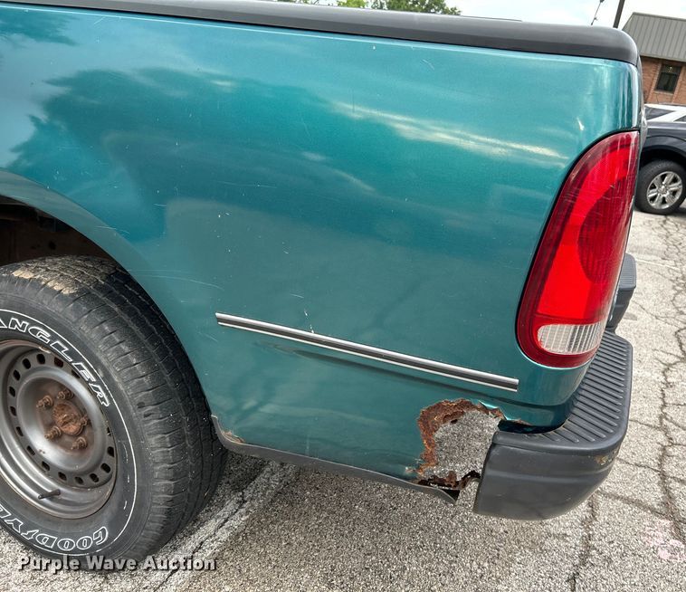 image for item OK9751 1998 Ford F150  pickup truck
