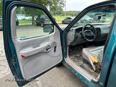 image for item OK9751 1998 Ford F150  pickup truck